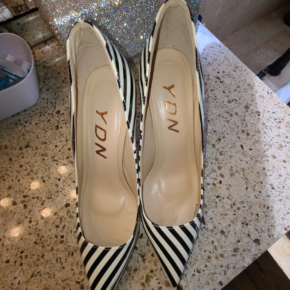 Black white stripe heels
